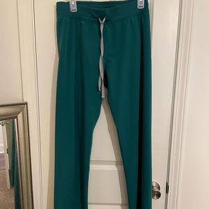 Figs Small Tall Livingston Scrub Pant - Hunter Green